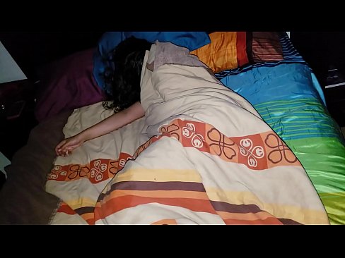 ❤️ Njërku qorton njerkën e tij të re ndërsa ajo fle. ❤️ Porno në sq.ixiporn.ru ❤